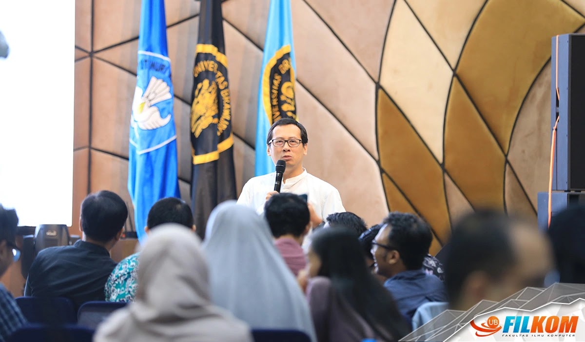 Sambutan Wakil Dekan Bidang Kemahasiswaan, Alumni, dan Kewirausahaan Mahasiswa FILKOM UB Sambutan Wakil Dekan Bidang Kemahasiswaan, Alumni, dan Kewirausahaan Mahasiswa FILKOM UB