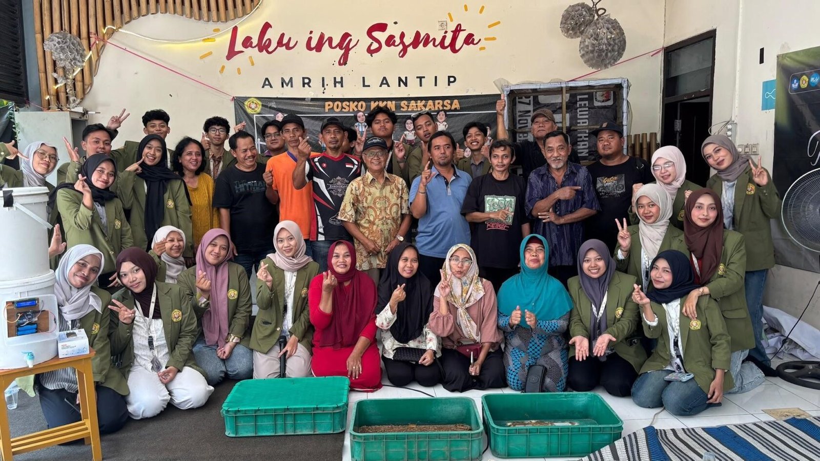 Dokumentasi Kegiatan Dorong Pengelolaan Sampah Berkelanjutan, Mahasiswa KKN UPN Veteran Jawa Timur Kenalkan GreenLoop MaggoCompost