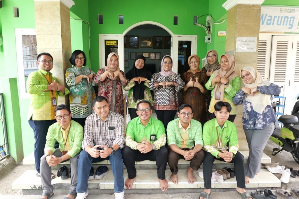 Sri Untari Bisowarno bersama pengurus Rembuk Pusat, strategi Kopsyah BMI tekan NPL, di Malang