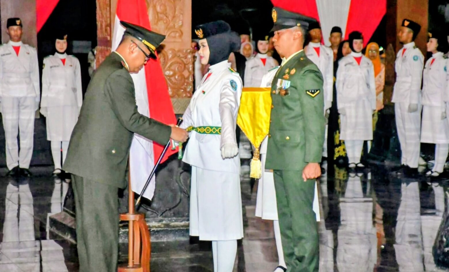 Dandim Ponorogo mengukuhkan Paskibraka Upacara HUT ke-81 Republik Indonesia, 17 Agustus 2026./dok.DNY