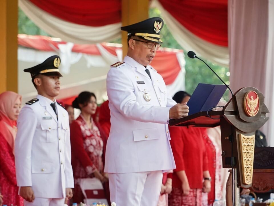 Bupati Madiun Hari Wuryanto memimpin Upacara Kemerdekaan ke-81 Republik Indonesia, Senin (17/8/2026)./dok.DNY-HUM