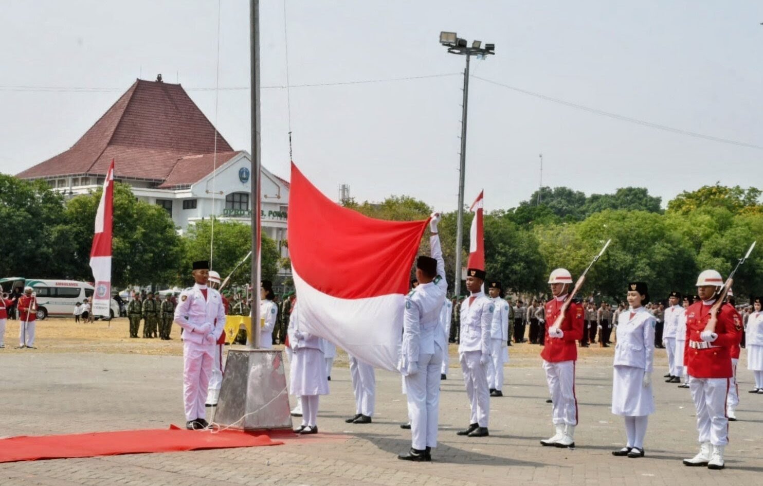 Upacara Kemerdekaan ke-81 Republik Indonesia di Alun-Alun Kabupaten Ponorogo, dihadiri Komandan Kodim 0802 Letkol Farauk Saputra./dok.DNY