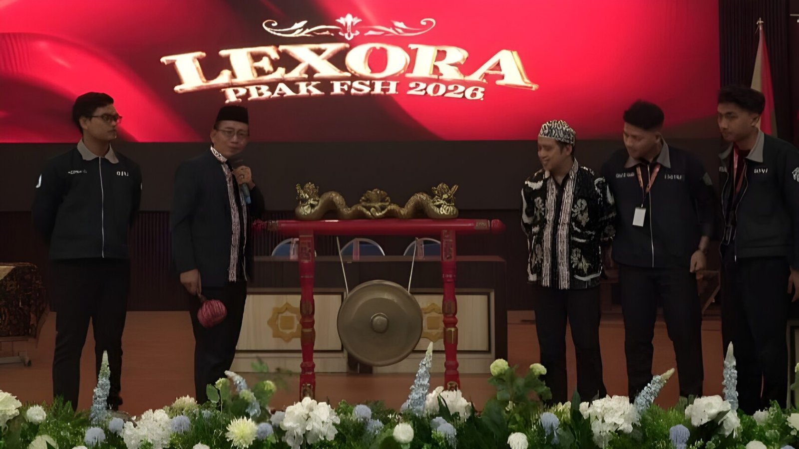 Wakil Dekan III Miftahul Huda resmi menutup PBAKF untuk mahasiswa Fakultas Syariah UIN Malang 2026./dok.UIN Malang