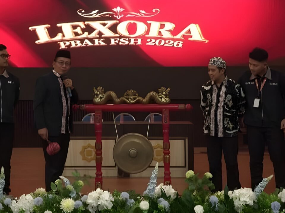 Wakil Dekan III Miftahul Huda resmi menutup PBAKF untuk mahasiswa Fakultas Syariah UIN Malang 2026./dok.UIN Malang