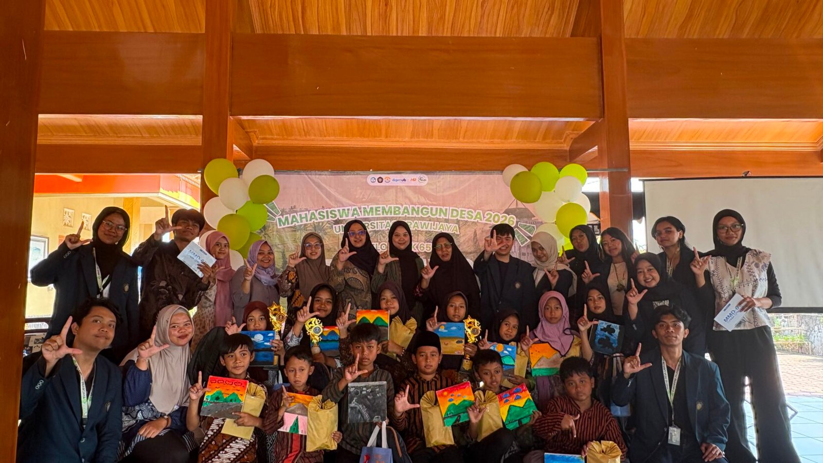 Kolaborasi MMD UB dan Perpusnas: Lomba Melukis Edukatif di desa Langon