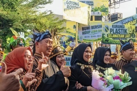Pemkab Madiun merayakan kemerdekaan ke-81 RI dengan aksi solidaritas Caruban untuk peduli bencana di NTT./dok.HUM-DNY