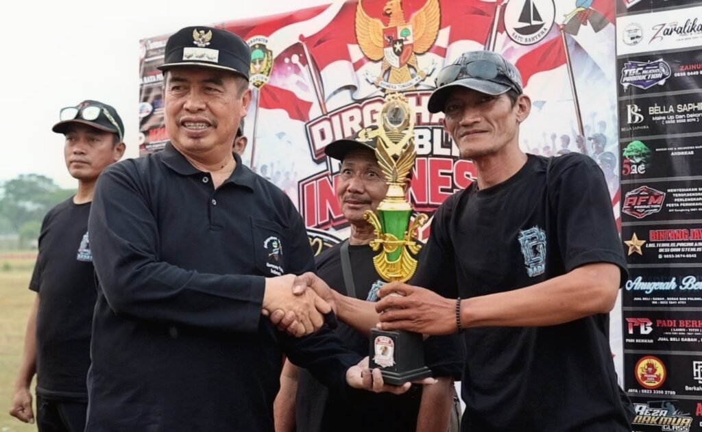 Bupati Madiun Hari Wuryanto di Lomba Layangan Kemerdekaan ke-81 Republik Indonesia./dok.HUM-DNY