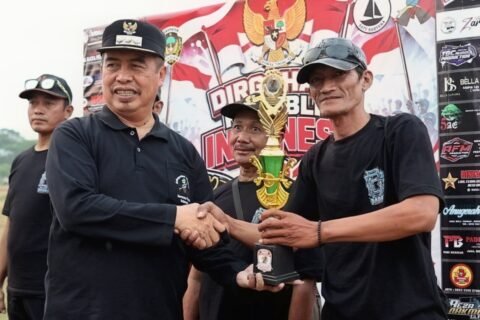 Bupati Madiun Hari Wuryanto di Lomba Layangan Kemerdekaan ke-81 Republik Indonesia./dok.HUM-DNY