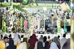 Hadrah Kasyful Anwar Jatirejo menyemarakkan Maulid Nabi Muhammad SAW 1448 H di Masjid Jami Al Umar Jatirejo, Ngawi./dok.QONY