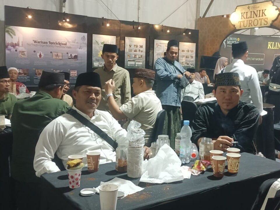 Saiful Anam (baju putih) mengulas tentang Muktamar NU dan bias keributan, ketika lautan ilmu kalah oleh potongan video./dok.istimewa
