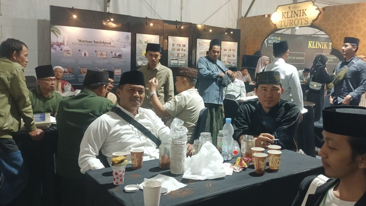 Saiful Anam (baju putih) mengulas tentang Muktamar NU dan bias keributan, ketika lautan ilmu kalah oleh potongan video./dok.istimewa