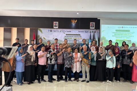 Budidaya maggot untuk pengelolaan limbah organik SPPG di Malang