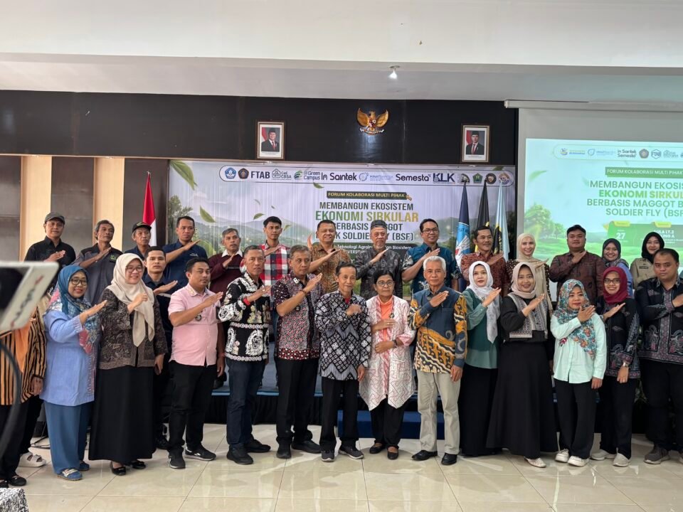 Budidaya maggot untuk pengelolaan limbah organik SPPG di Malang