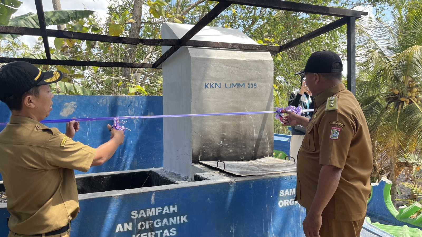 Rocket Stove KKN 139 UMM Jadi Solusi Pengelolaan Sampah di SD 2 Tumpakrejo