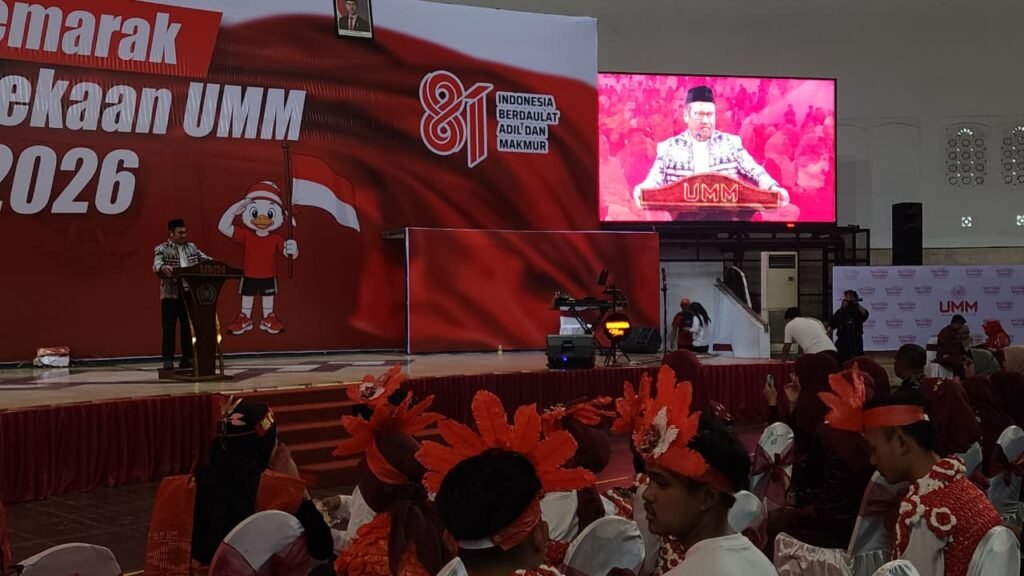 Suasana perayaan HUT ke-81 RI di UMM Dome dengan busana adat