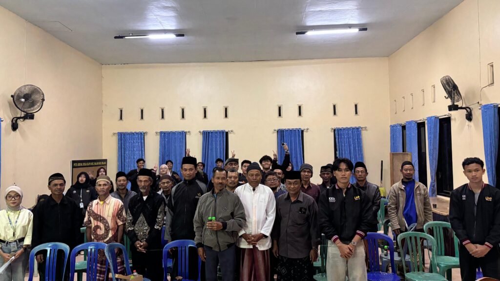 KKN Berdampak Kelompok 128 Sosialisasi Pemanfaatan Cuka Kayu Menjadi Bio-Pestisida