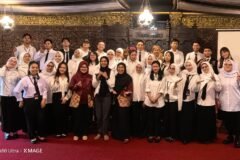 Mahasiswa baru Magister Sains Psikologi Universitas Brawijaya bersama dosen dalam kegiatan PKKMB Pascasarjana FISIP UB
