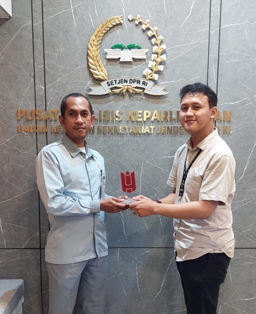 Bagoes Pangestu Sangaji saat magang di Pusat Analisis Keparlemenan Setjen DPR RI