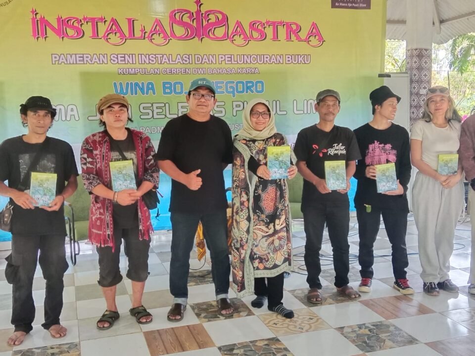 Buku ke-11 Wina Bojonegoro Lima Jam Selepas Pukul Lima diluncurkan di Pasuruan