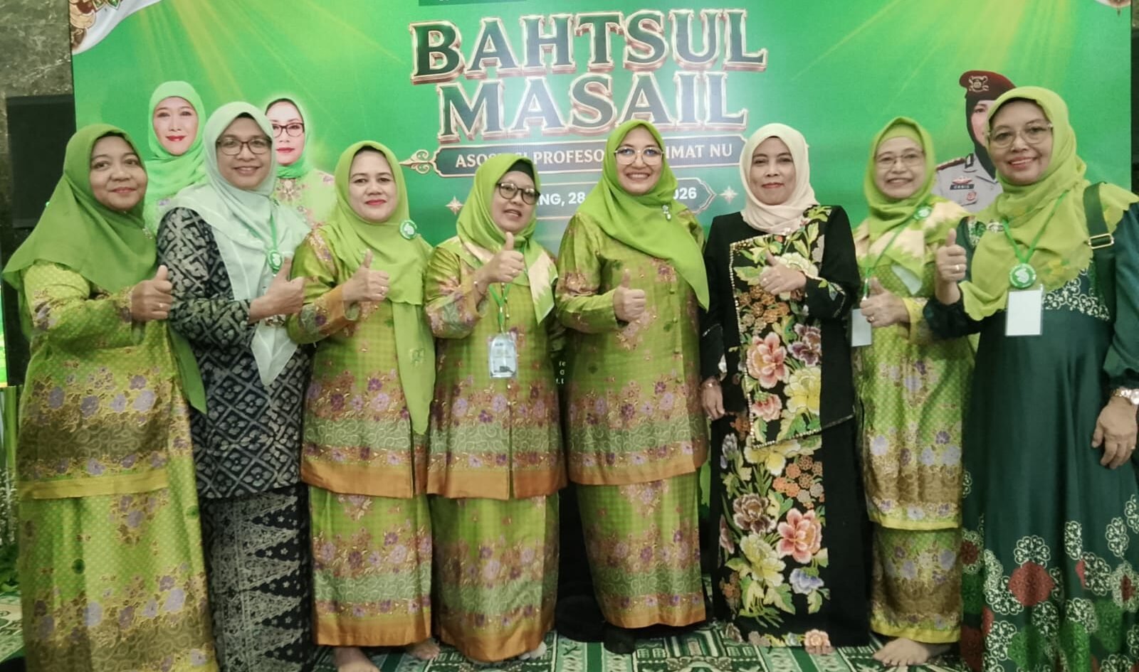 Rektor UIN Malang bersama para guru besar dan ketua APMNU Prof Amany Burhanudin Lubis