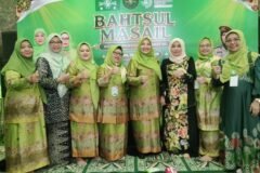 Rektor UIN Malang bersama para guru besar dan ketua APMNU Prof Amany Burhanudin Lubis