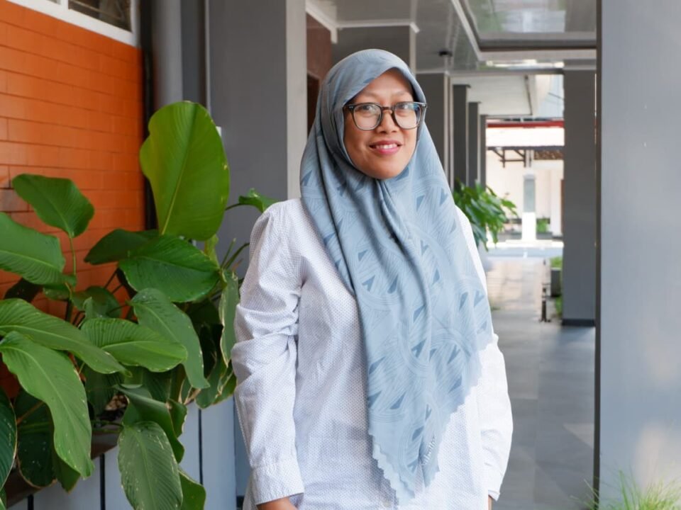 Dr. Anitarakhmi Handaratri, ST., MT., Dosen Teknik Kimia ITN Malang yang sukses mengembangkan teknologi nanopartikel kurkumin untuk memaksimalkan daya serap kunyit dan temulawak bagi kesehatan tubuh.