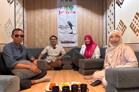 Jawara komisi 4 DPRD Kabupaten Pasuruan, Najib Setiawan, Zakaria, Helmi Sudiono Fauzan di Sybam Arabian and Coffee Food