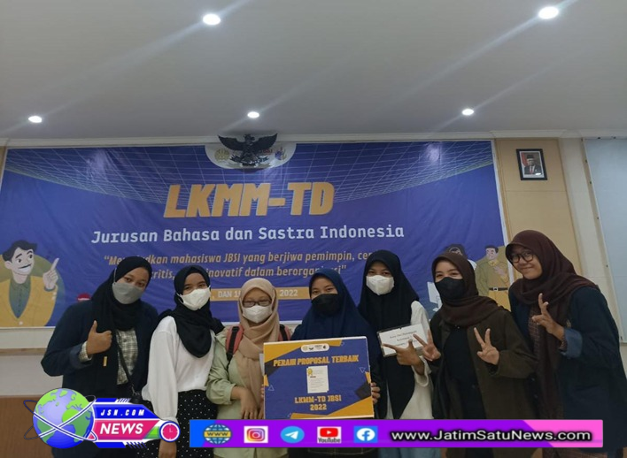 Mewujudkan Kata Menjadi Karya: Cerita di Balik Penghargaan Proposal Terbaik