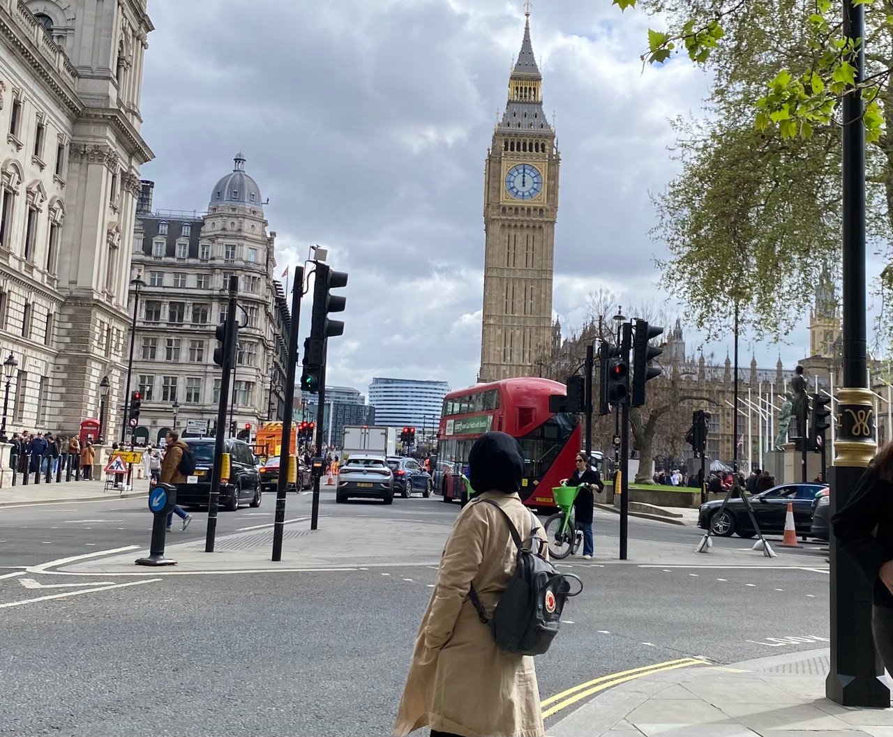 Tur Jalan Kaki Menjelajahi Kota London di Musim Semi