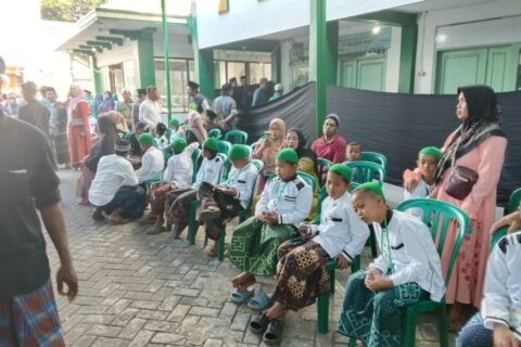 135 Peserta khitanan massal berada di Kantor PCNU Kota Pasuruan