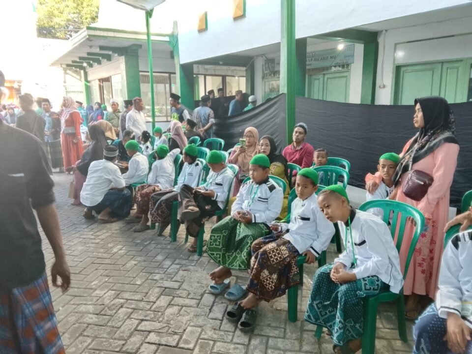 135 Peserta khitanan massal berada di Kantor PCNU Kota Pasuruan