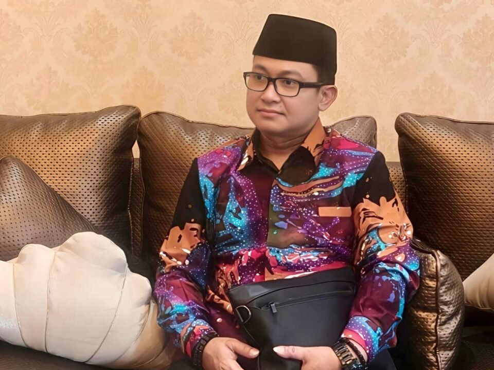 Ketua Umum Kaukus Intelektual Nahdlatul Ulama (NU), Abd. Aziz, menyoroti pentingnya menjaga independensi penyelenggara dan mengembalikan hak suara Muktamirin jelang Muktamar NU ke-35 di Tambakberas, Jombang.