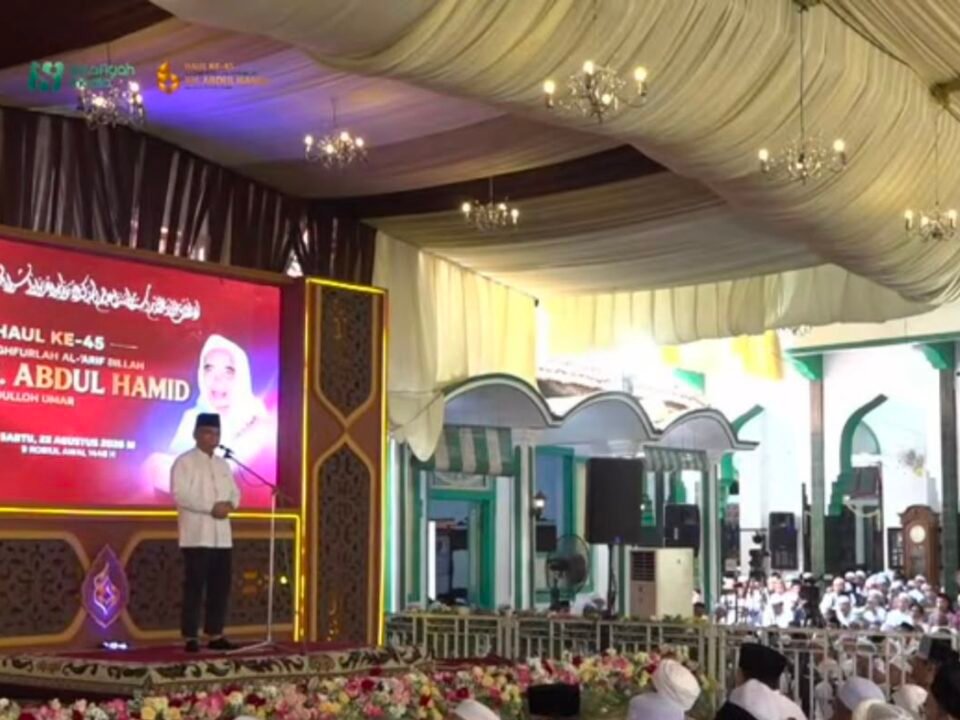 Di hadapan ribuan jamaah di Pondok Pesantren Salafiyah, Kota Pasuruan, pada peringatan Haul Ke-45 KH Abdul Hamid (22/8), Ketua Umum PBNU KH Yahya Cholil Staquf (Gus Yahya) menyampaikan pesan agar selalu menjaga ukhuwah dan persatuan (ittihad).