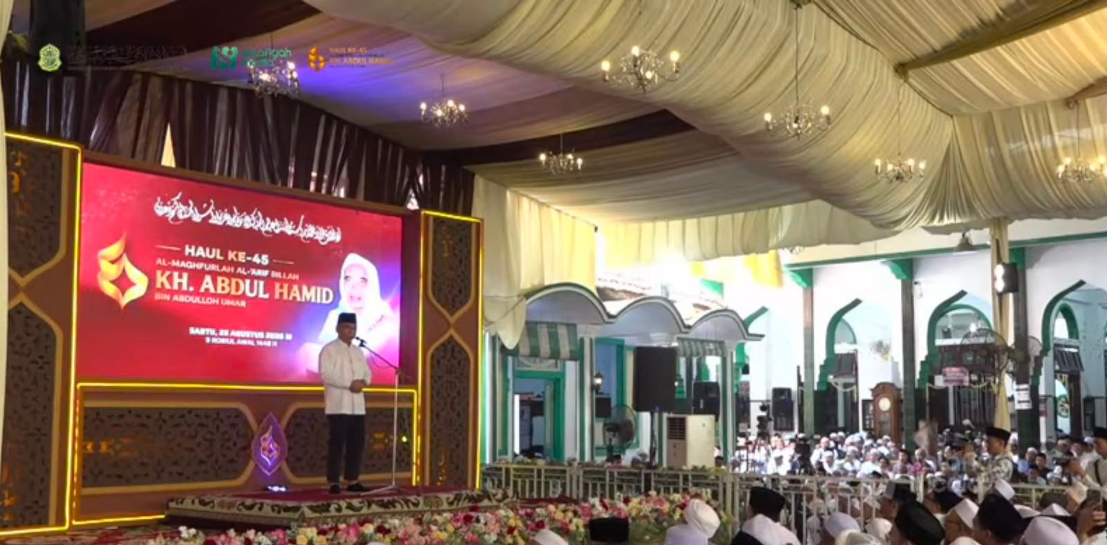 Di hadapan ribuan jamaah di Pondok Pesantren Salafiyah, Kota Pasuruan, pada peringatan Haul Ke-45 KH Abdul Hamid (22/8), Ketua Umum PBNU KH Yahya Cholil Staquf (Gus Yahya) menyampaikan pesan agar selalu menjaga ukhuwah dan persatuan (ittihad).