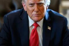 Presiden Donald Trump, sosok di balik pelonggaran Endangered Species Act, dalam potret resmi Gedung Putih 2026