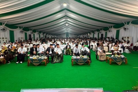 Ribuan muktamirin tampak memadati arena utama perhelatan Muktamar ke-35 Nahdlatul Ulama di Pondok Pesantren Bahrul Ulum Tambakberas, Jombang
