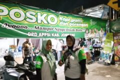 2 anggota DPD APPSI (Asosiasi Pedagang Pasar Seluruh Indonesia) ramah menyap muktamith