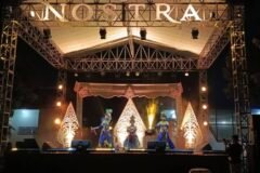 Penampilan memukau para penari berbalut kostum tradisional di atas panggung utama Pesta Rakyat "Nostra" RW 09 Sawojajar, Kota Malang.