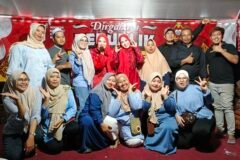 Semua panitia kegiatan berfoto bersama pada puncak kegiatan HUT RI ke 81