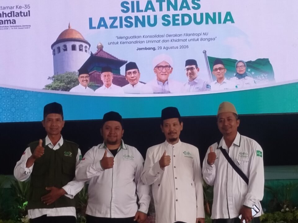Jajaran pengurus NU-Care LAZISNU PCNU Kabupaten Ngawi hadir dalam gelaran SILATNAS LAZISNU Sedunia di Muktamar ke-35 NU Jombang (29/8/2026)./dok.QONY