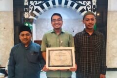 Dari kiri Bendahara PRPM Kasin Mochammad Sukron, Ketua PRPM Kasin Adi Candra Wijaya, Sekretaris PRPM Kasin Mochammad Rafly Ferdiansyah