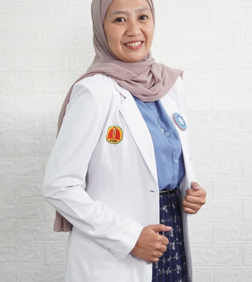 Pakar Paru UMM: dr. Zata Dini, Sp.P., Dosen Kedokteran Universitas Muhammadiyah Malang (UMM) sekaligus dokter spesialis paru di RSU UMM.
