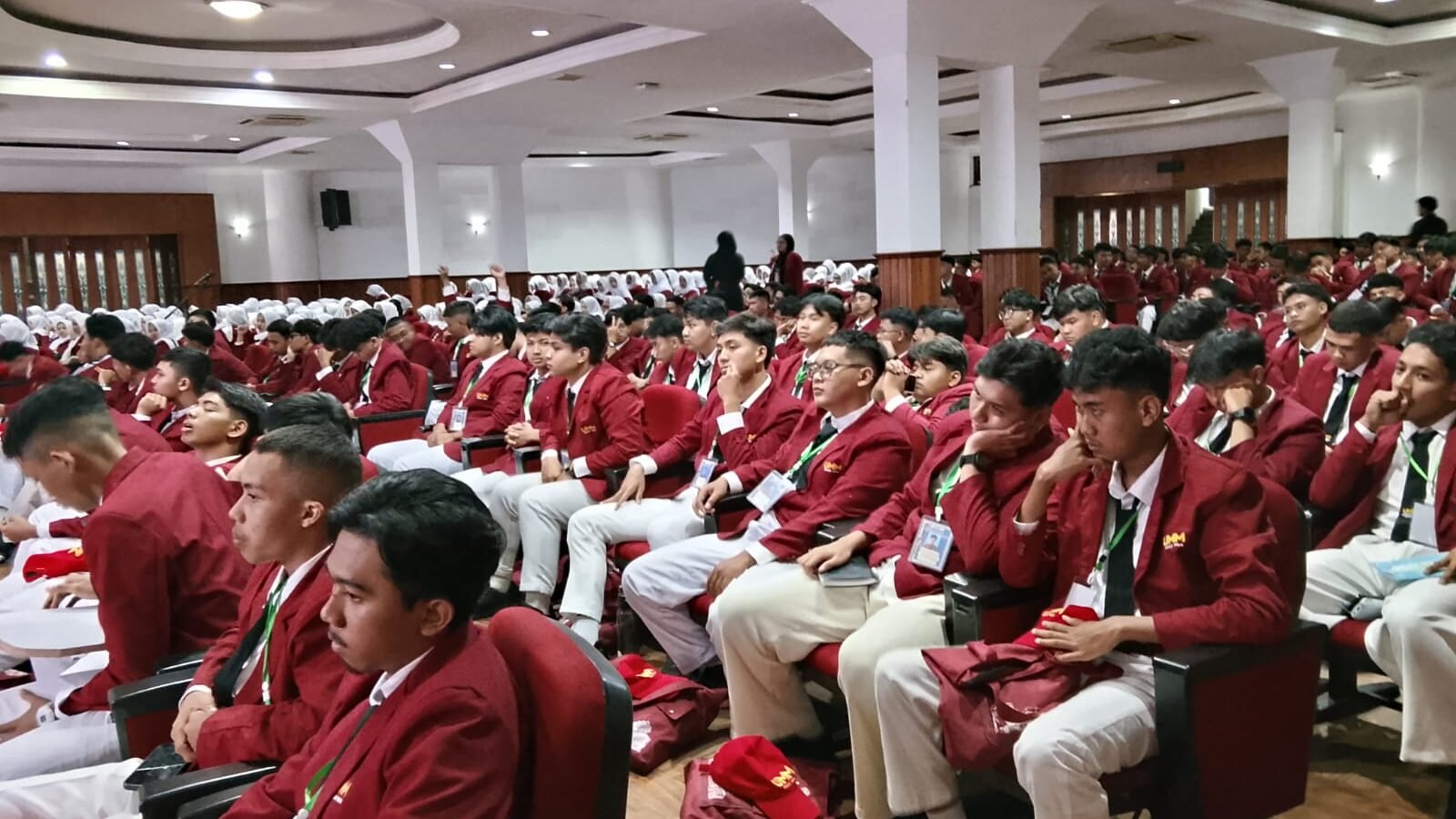 452 mahasiswa baru dari sekitar 700 mengikuti Persmaba