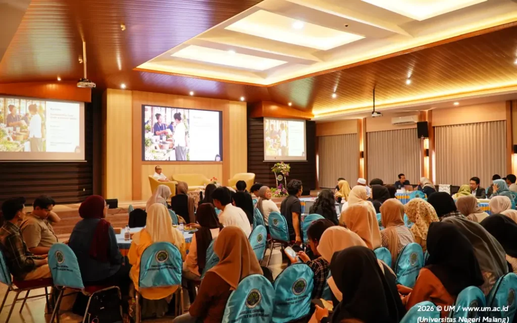 Suasana para peserta saat menyimak pemaparan materi dalam konferensi internasional The 6th International Conference on Business, Economics, and Sustainability Science (BESS) 2026 di Gedung D7 Fakultas Ekonomi dan Bisnis Universitas Negeri Malang (FEB UM).