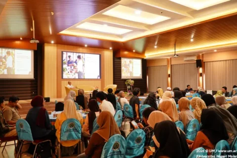 Suasana para peserta saat menyimak pemaparan materi dalam konferensi internasional The 6th International Conference on Business, Economics, and Sustainability Science (BESS) 2026 di Gedung D7 Fakultas Ekonomi dan Bisnis Universitas Negeri Malang (FEB UM).