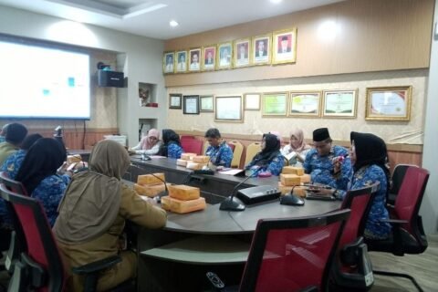 Dokumentasi Mahasiswa UPN "Veteran" Jawa Timur Ikuti Magang di DPMPTSP Kabupaten Sidoarjo