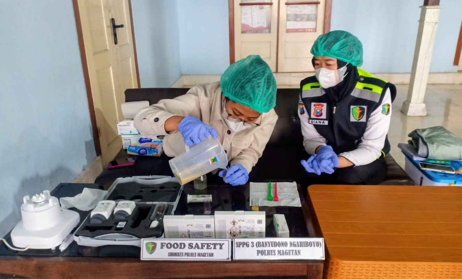 Sidokkes menguji kelayakan MBG dari tiga SPPG di bawah naungan Polres Magetan yang kemudian dipastikan aman dan layak konsumsi./dok.HUM-DNY
