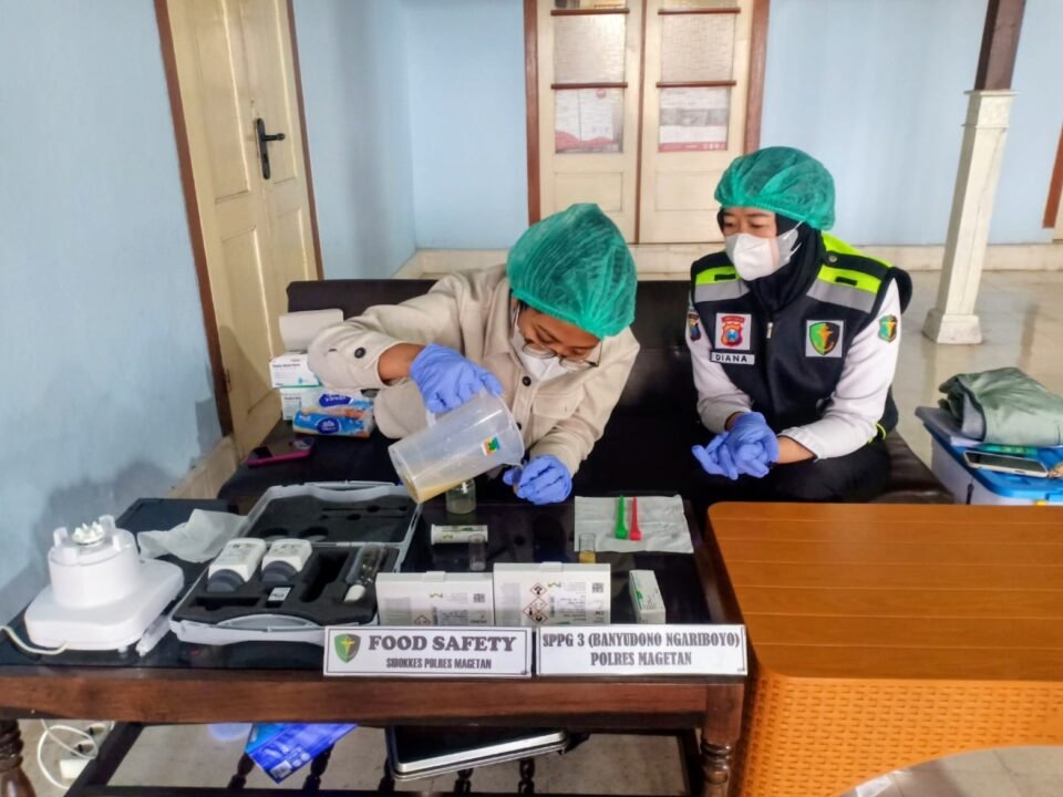 Sidokkes menguji kelayakan MBG dari tiga SPPG di bawah naungan Polres Magetan yang kemudian dipastikan aman dan layak konsumsi./dok.HUM-DNY