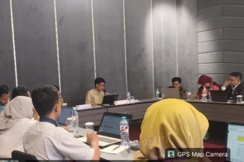 Dosen UIN Malang menjadi pengulas ICOSLAW UINSA, menelaah naskah tentang hukum Islam dan isu gender./dok.UIN Malang