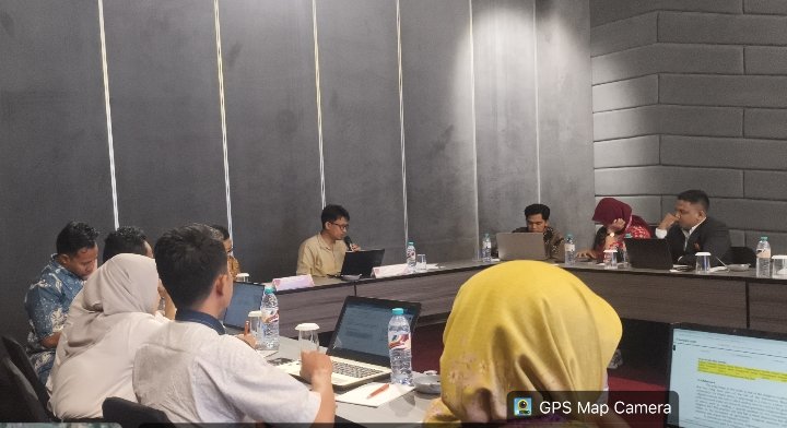 Dosen UIN Malang menjadi pengulas ICOSLAW UINSA, menelaah naskah tentang hukum Islam dan isu gender./dok.UIN Malang